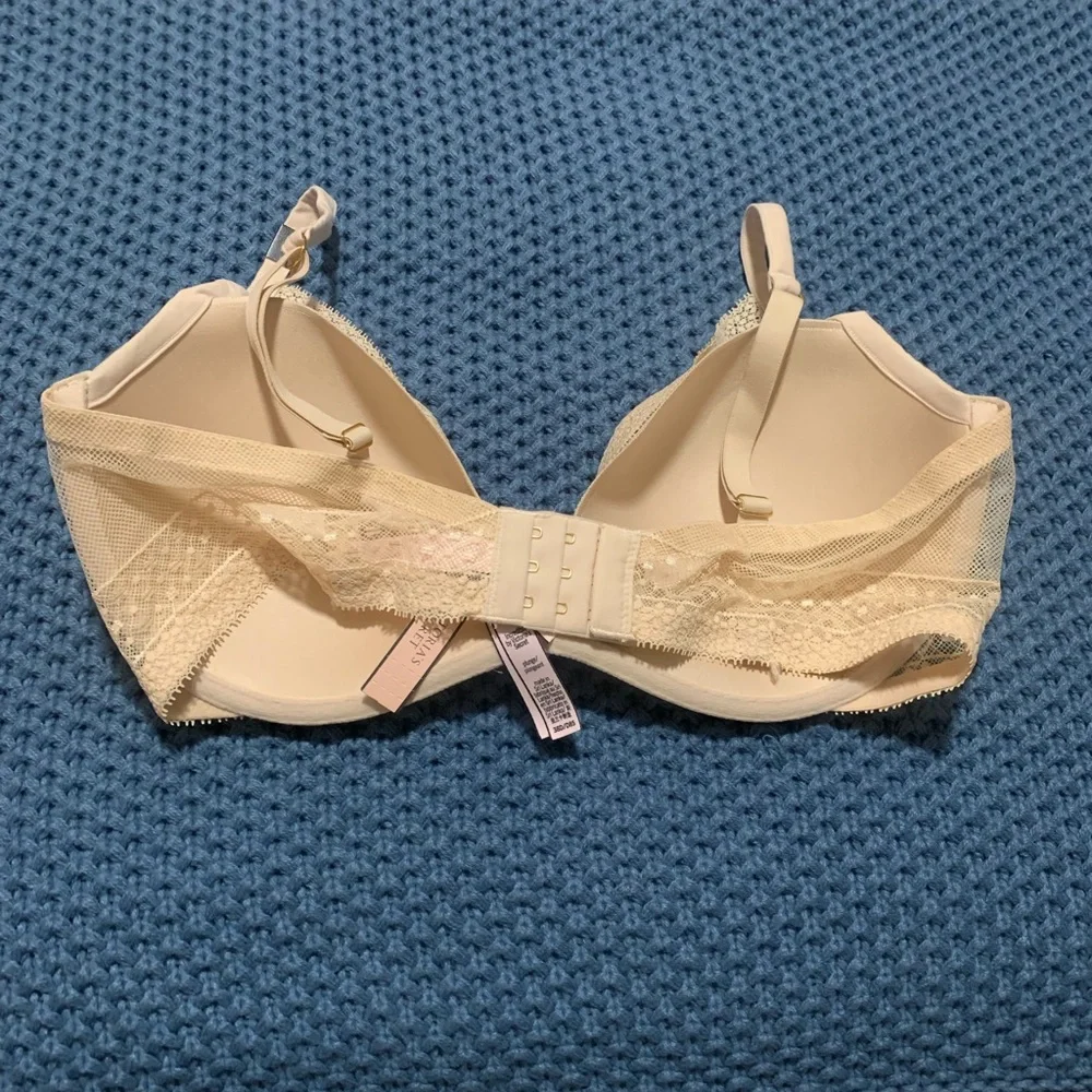 NWT Incredible by Victoria's Secret Plunge Tan‎ Beige Lace Bra Size 38D